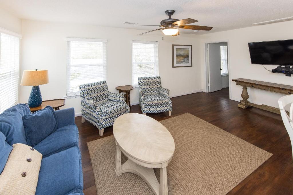 Northeast Virginia Beach House | North End Paradise - North End VB