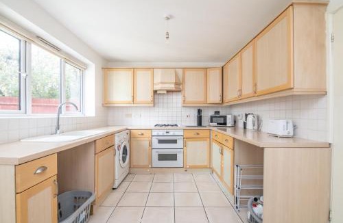 Oadby House | 5 BD - Large House Oadby
