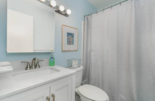 Northeast Virginia Beach House | A Beach'n Place - Pool Access