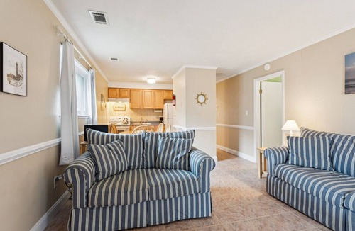 Northeast Virginia Beach Apartment | Beachside Monthly Retreat w/Pool