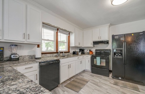 Newport News House | Hampton Launch Pad! Perfect for every trip!