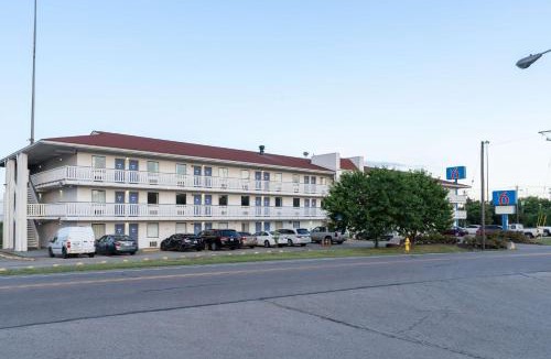Sharonville Hotel | Motel 6-Cincinnati, OH