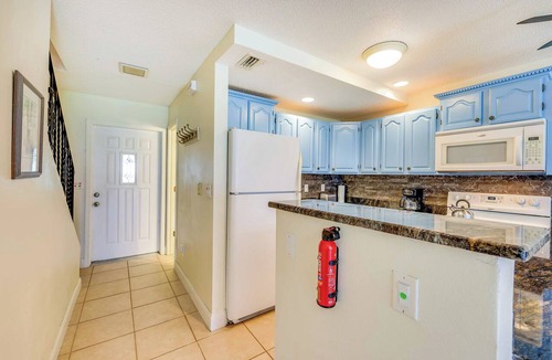 Ormond-by-the-Sea Condo | Oceanfront Ormond Beach Condo: Patio, Pool Access!