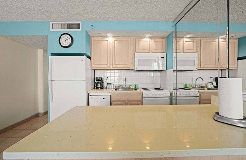 Northeast Virginia Beach Condo | Oceanfront & Out of Office