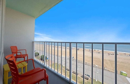 Northeast Virginia Beach Condo | Oceanfront & Out of Office