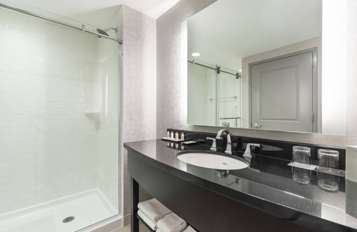 Foxboro Hotel | Renaissance by Marriott Boston Patriot Place Hotel