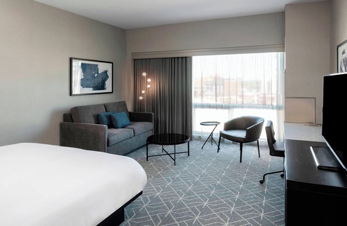 Foxboro Hotel | Renaissance by Marriott Boston Patriot Place Hotel