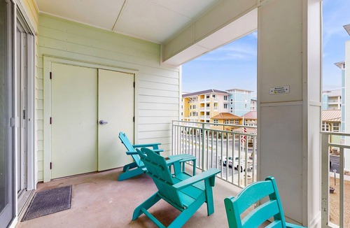 Sandbridge Condo | Renovated condo with ocean and back bay views, central AC, & pools