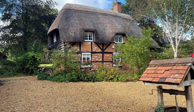 2 bedroom accommodation in Romsey, near Brook