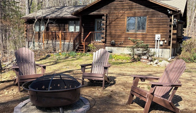 Boone’s Cabin at Moose Pond - Easy Lake, Hiking and Ski Access