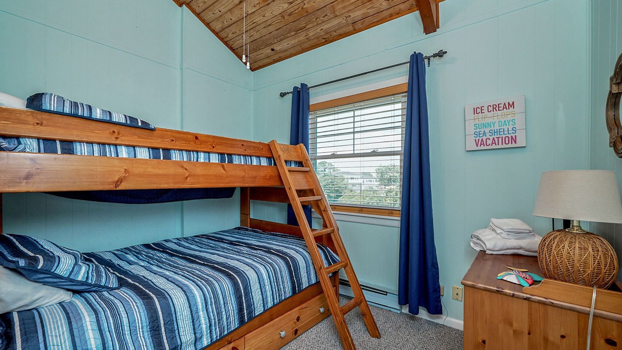 Photo of Bedroom in Sandbridge