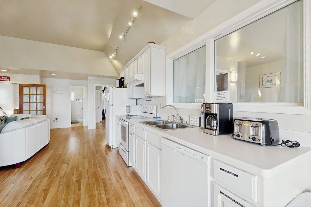 Photo of Kitchen in Sandbridge