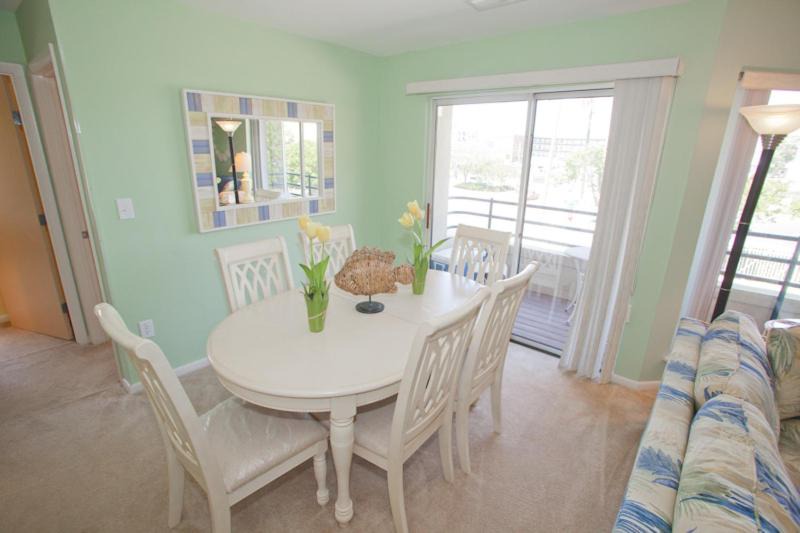 Photo of Livingroom in Northeast Virginia Beach